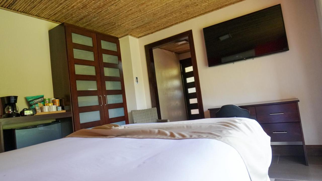 Hotel Poza Blanca Lodge San Mateo Dış mekan fotoğraf